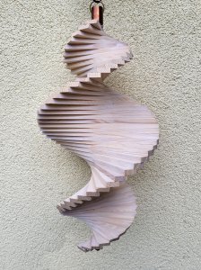 Windspiel aus Holz - Windspirale - Holzspirale, Länge 45 cm - weiß lasiert