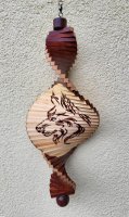 Windspiel aus Holz - Windspirale - Holzspirale, Länge 60 cm - Wolf