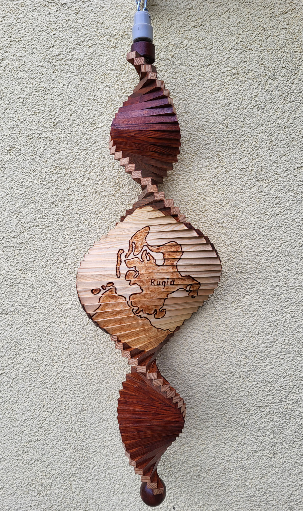 Windspiel aus Holz - Windspirale - Holzspirale, Insel Rügen, Länge 70 cm - zum Schließen ins Bild klicken